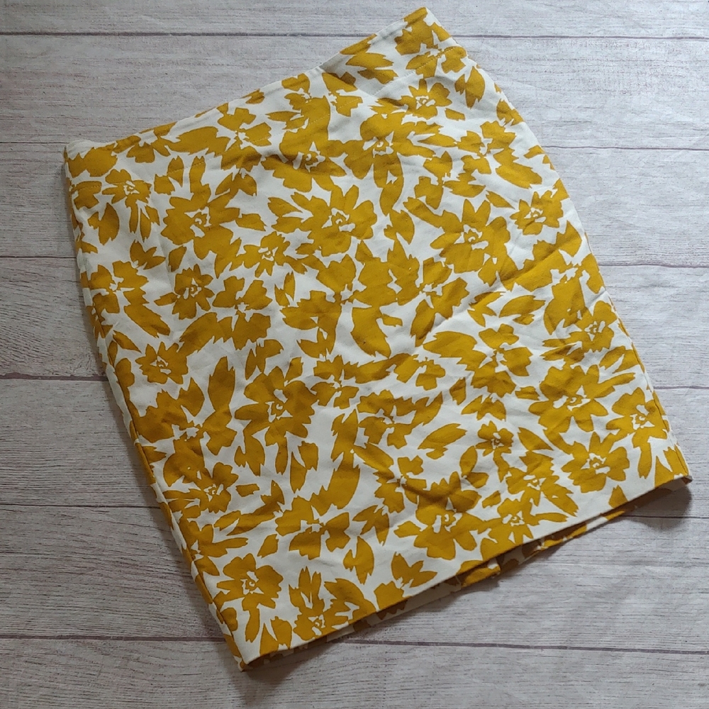 LOFT Yellow Gold and Creamy White Floral Pencil Skirt
